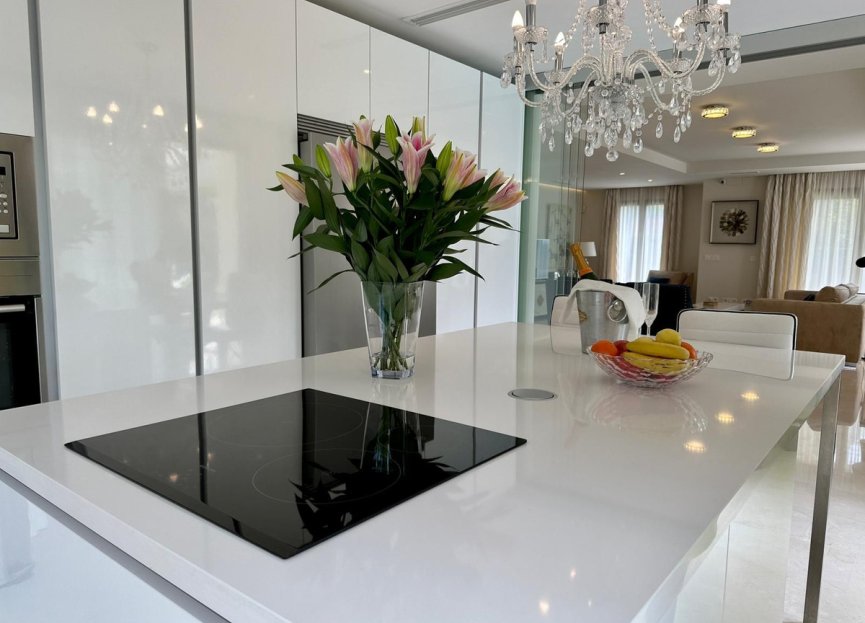 Resale - House - Detached Villa - Marbella - Marbella Centro