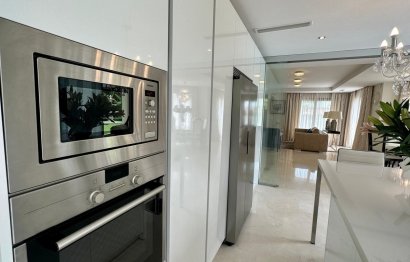 Resale - House - Detached Villa - Marbella - Marbella Centro