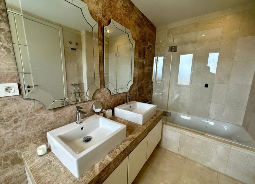 Resale - House - Detached Villa - Marbella - Marbella Centro