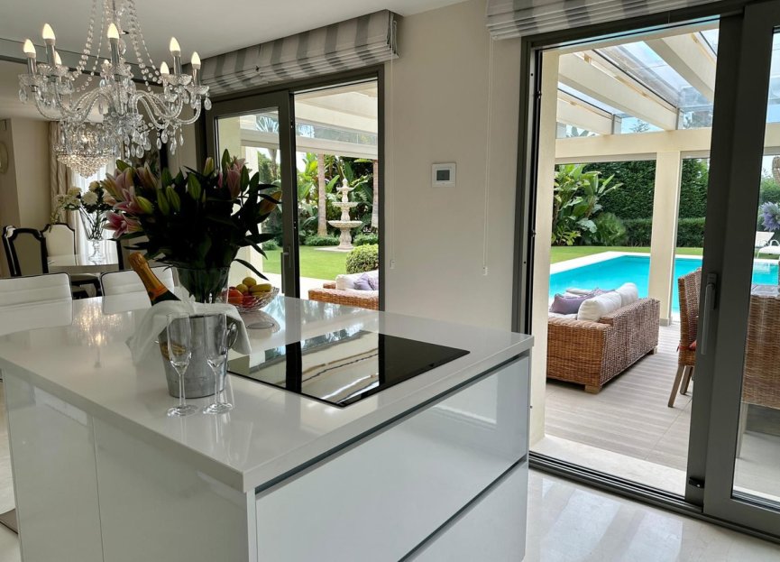 Resale - House - Detached Villa - Marbella - Marbella Centro