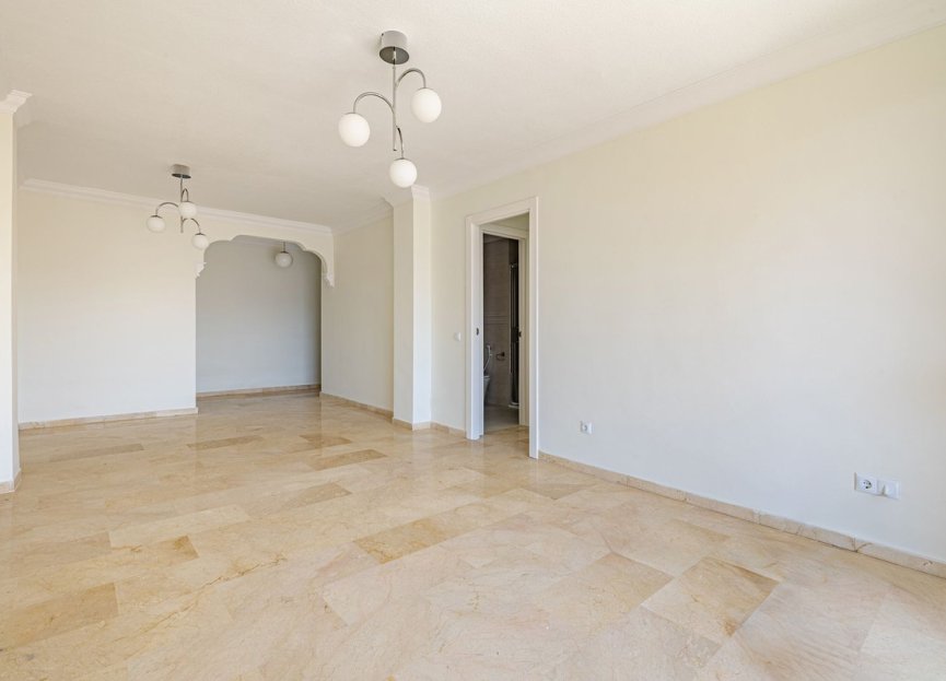 Resale - Apartment - Top Floor Apartment - Marbella - Marbella Centro