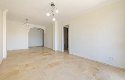 Resale - Apartment - Top Floor Apartment - Marbella - Marbella Centro