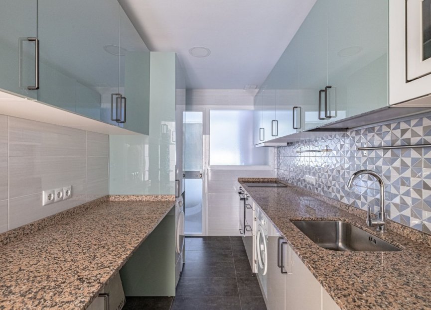 Resale - Apartment - Top Floor Apartment - Marbella - Marbella Centro