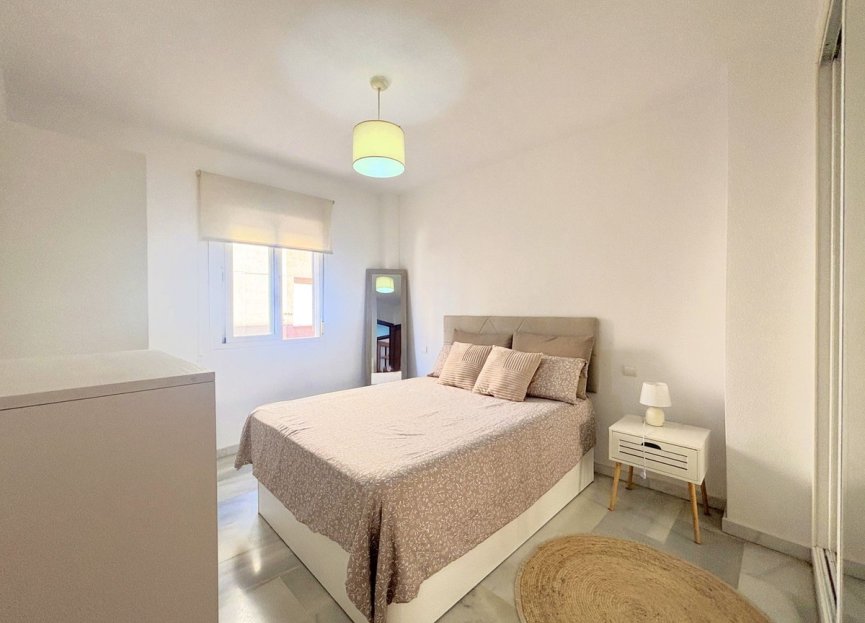 Resale - Apartment - Middle Floor Apartment - Estepona - Estepona Centro