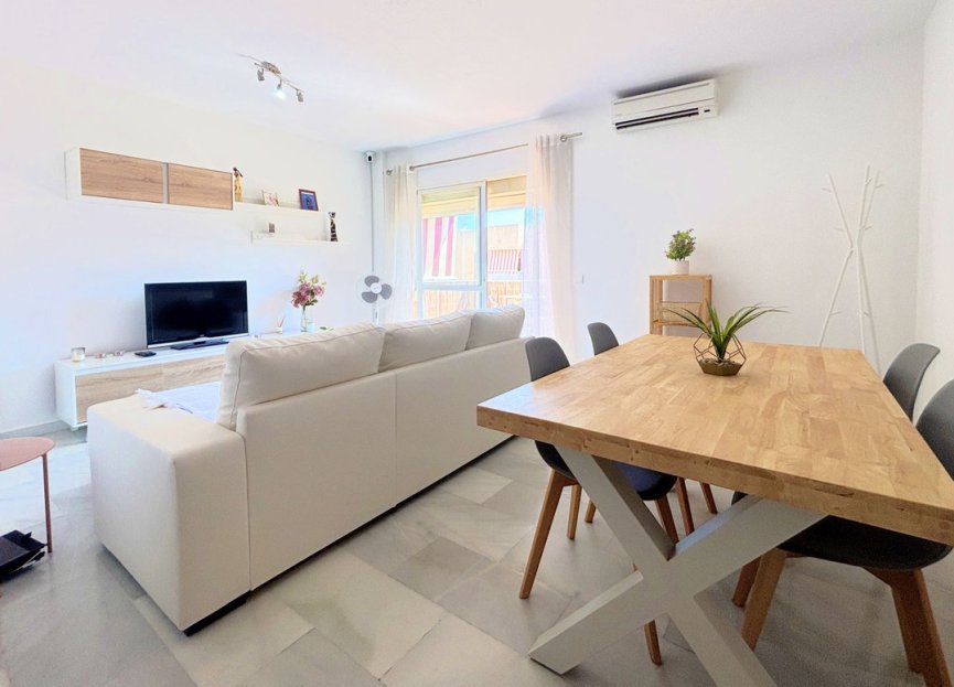 Resale - Apartment - Middle Floor Apartment - Estepona - Estepona Centro
