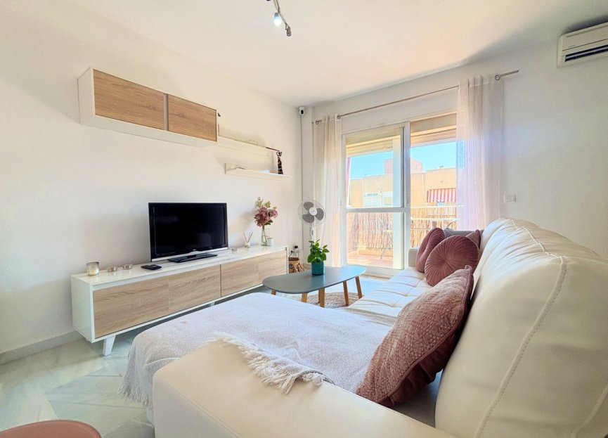 Resale - Apartment - Middle Floor Apartment - Estepona - Estepona Centro