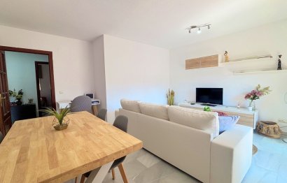 Resale - Apartment - Middle Floor Apartment - Estepona - Estepona Centro