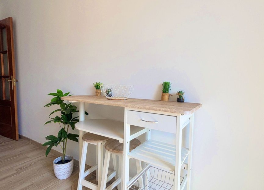 Resale - Apartment - Middle Floor Apartment - Estepona - Estepona Centro