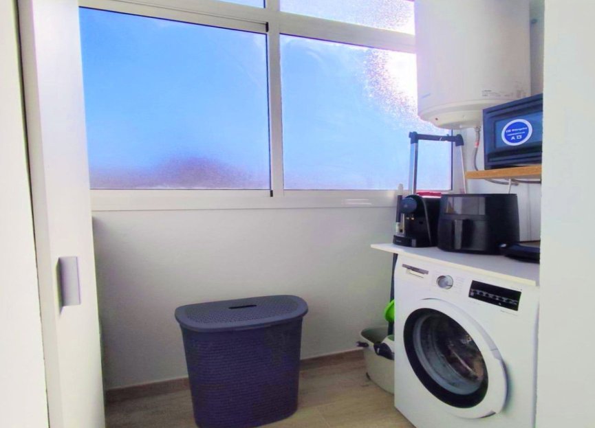 Resale - Apartment - Middle Floor Apartment - Estepona - Estepona Centro