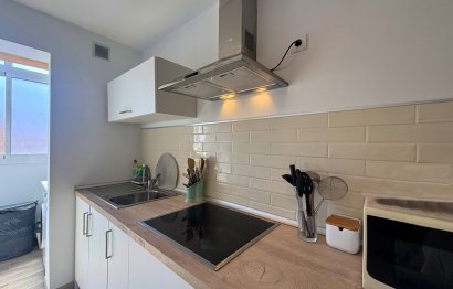 Resale - Apartment - Middle Floor Apartment - Estepona - Estepona Centro