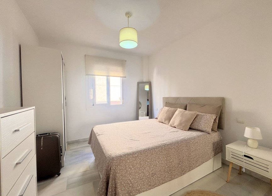 Resale - Apartment - Middle Floor Apartment - Estepona - Estepona Centro