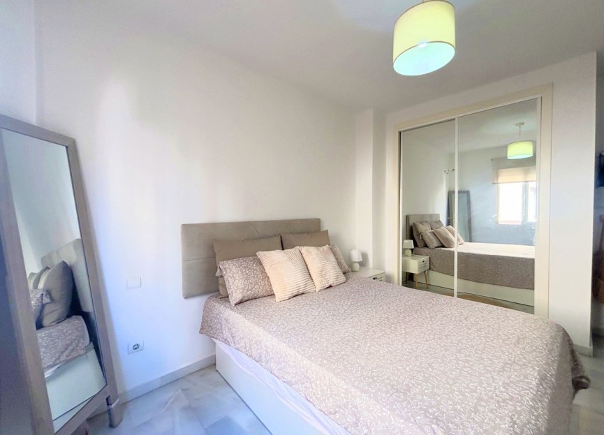 Resale - Apartment - Middle Floor Apartment - Estepona - Estepona Centro