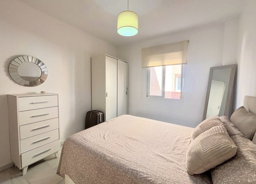 Resale - Apartment - Middle Floor Apartment - Estepona - Estepona Centro