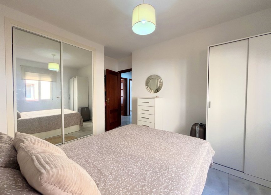 Resale - Apartment - Middle Floor Apartment - Estepona - Estepona Centro