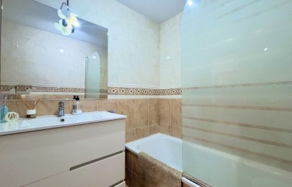 Resale - Apartment - Middle Floor Apartment - Estepona - Estepona Centro