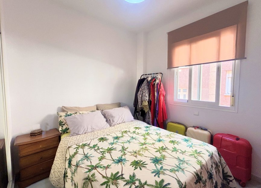 Resale - Apartment - Middle Floor Apartment - Estepona - Estepona Centro