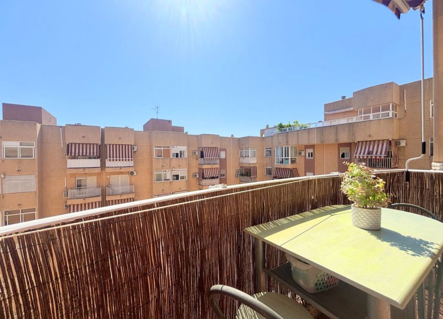 Resale - Apartment - Middle Floor Apartment - Estepona - Estepona Centro