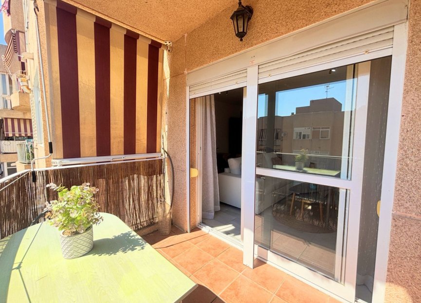 Resale - Apartment - Middle Floor Apartment - Estepona - Estepona Centro