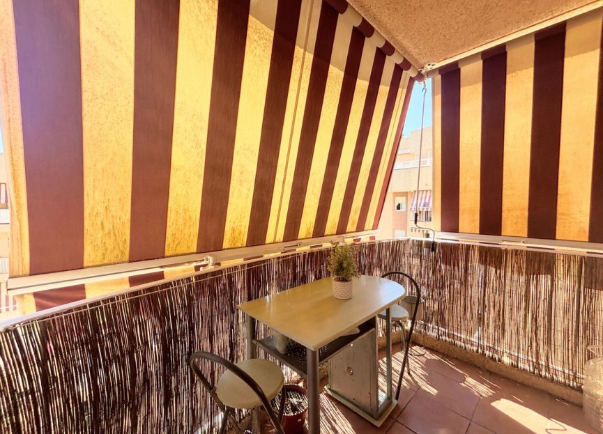 Resale - Apartment - Middle Floor Apartment - Estepona - Estepona Centro