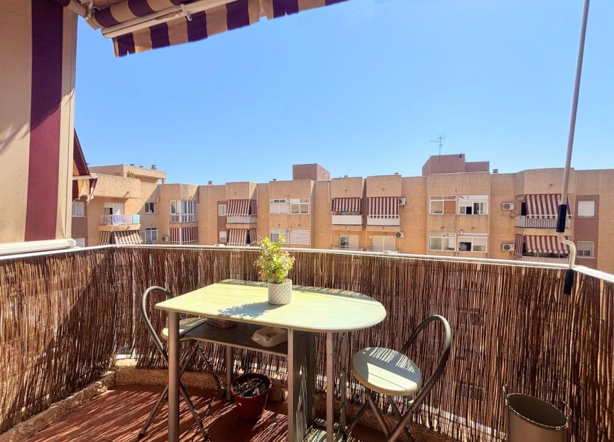 Resale - Apartment - Middle Floor Apartment - Estepona - Estepona Centro