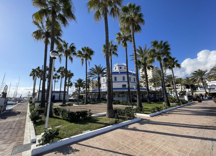 Resale - Apartment - Middle Floor Apartment - Estepona - Estepona Centro