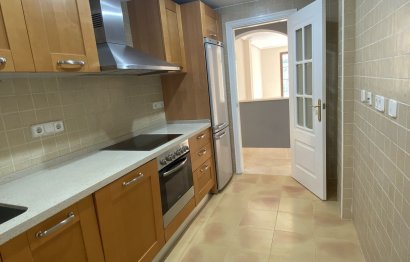 Resale - Apartment - Penthouse - Benahavís - Benahavís Centro