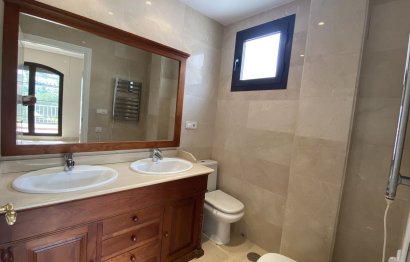 Resale - Apartment - Penthouse - Benahavís - Benahavís Centro