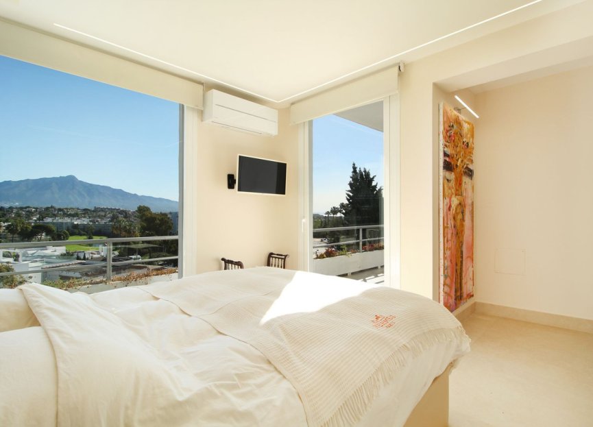 Resale - Apartment - Middle Floor Apartment - Marbella - Guadalmina Alta