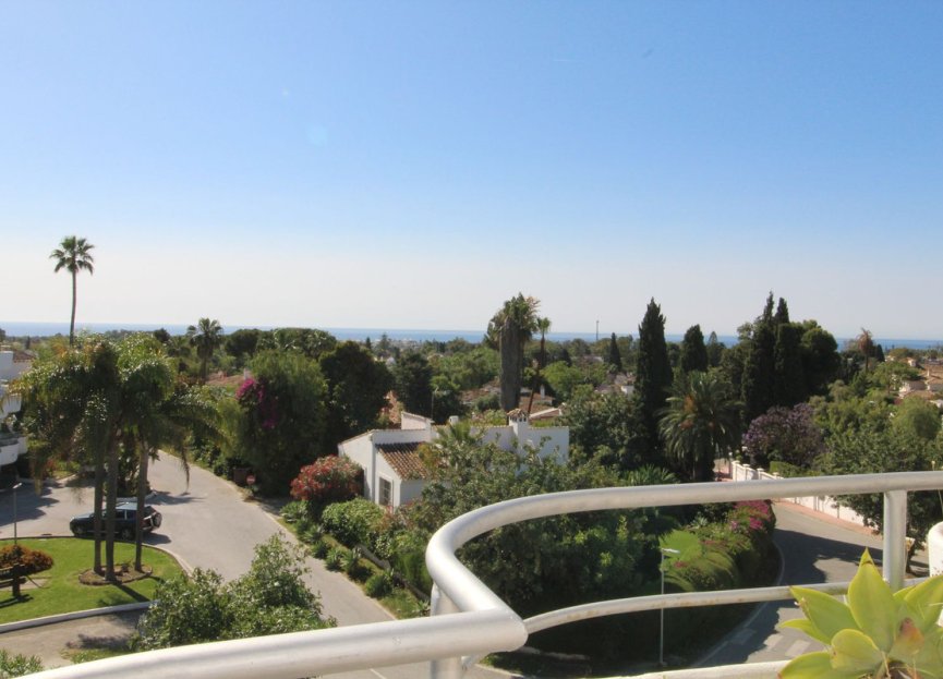 Resale - Apartment - Middle Floor Apartment - Marbella - Guadalmina Alta