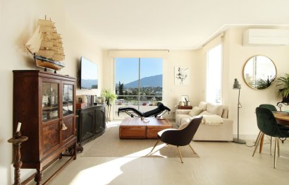 Resale - Apartment - Middle Floor Apartment - Marbella - Guadalmina Alta