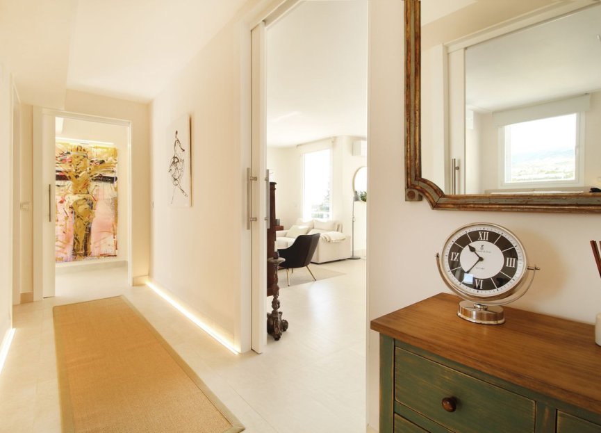 Resale - Apartment - Middle Floor Apartment - Marbella - Guadalmina Alta