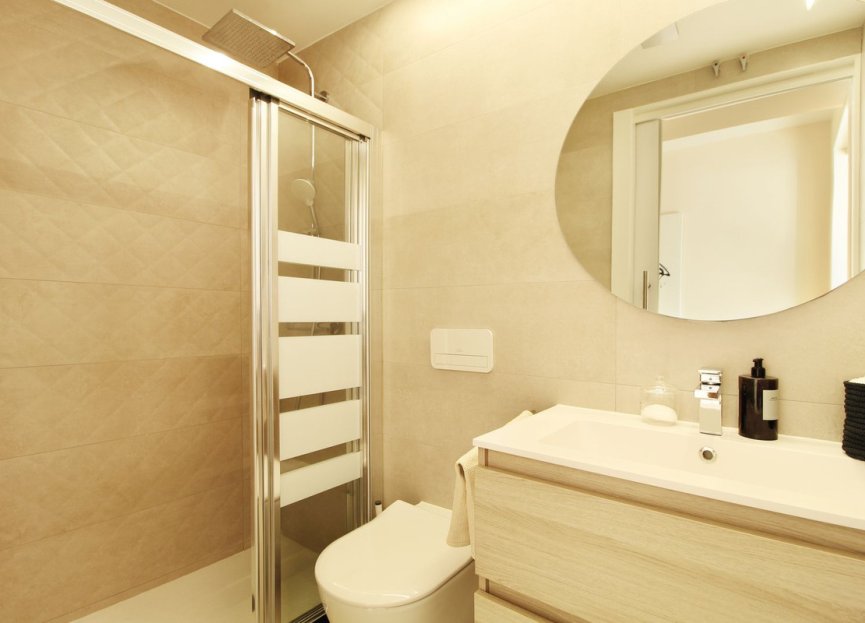 Resale - Apartment - Middle Floor Apartment - Marbella - Guadalmina Alta