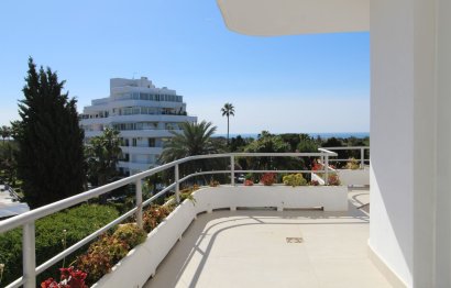 Resale - Apartment - Middle Floor Apartment - Marbella - Guadalmina Alta