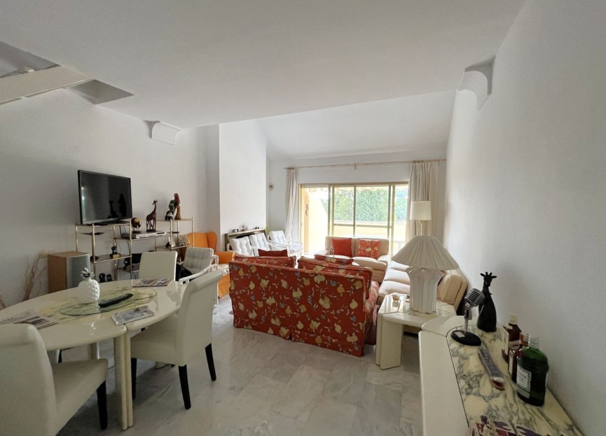 Resale - Apartment - Top Floor Apartment - Estepona - Estepona Centro