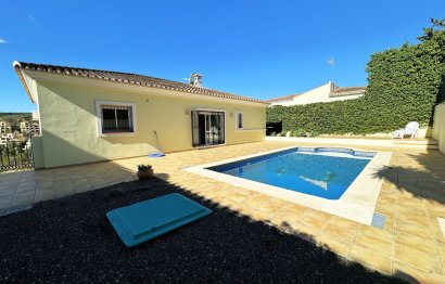 Resale - House - Detached Villa - Estepona - Estepona Centro