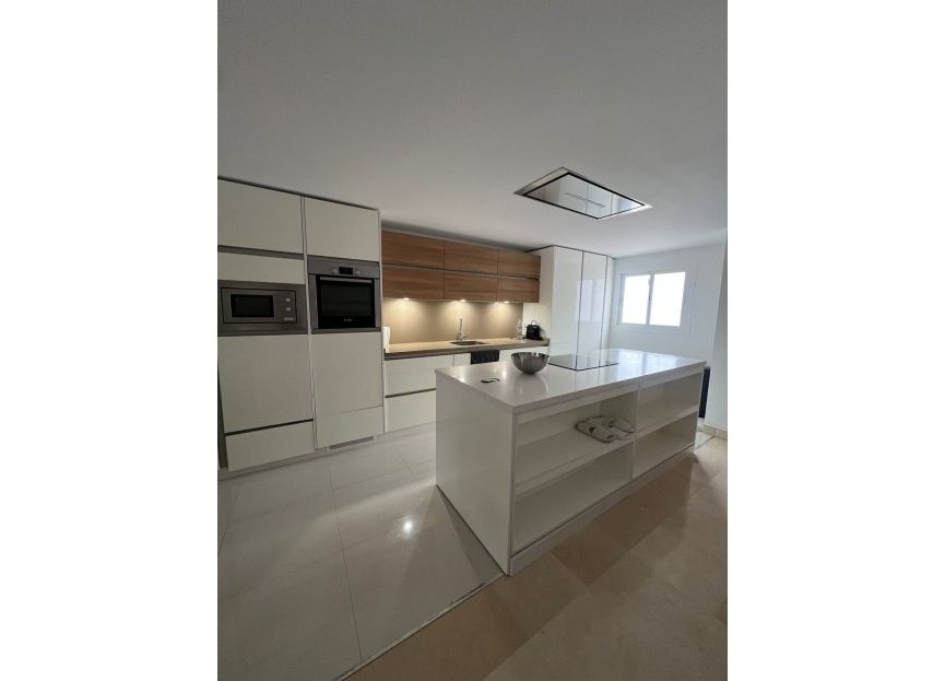 Resale - Ground floor apartment - Marbella - Nueva Andalucia