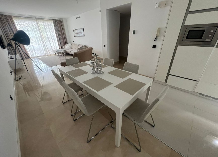 Resale - Ground floor apartment - Marbella - Nueva Andalucia