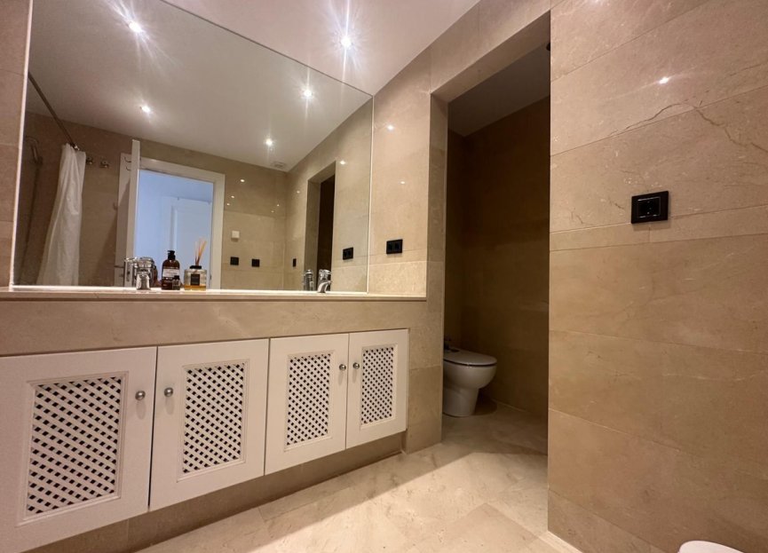 Resale - Ground floor apartment - Marbella - Nueva Andalucia