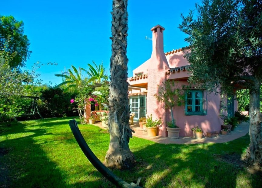 Resale - House - Finca - Cortijo - Estepona - Estepona Centro