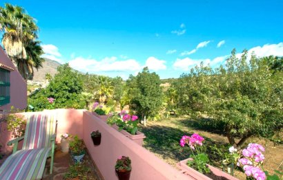 Resale - House - Finca - Cortijo - Estepona - Estepona Centro