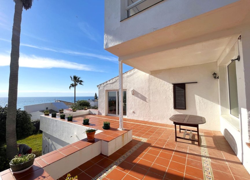 Resale - House - Detached Villa - Estepona - Estepona Centro