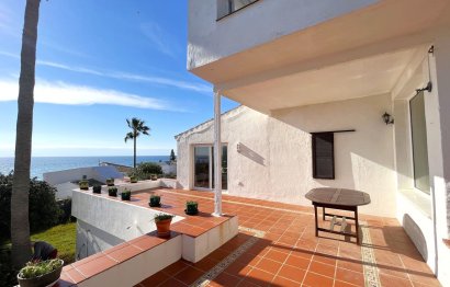 Resale - House - Detached Villa - Estepona - Estepona Centro