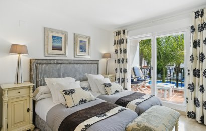 Resale - House - Townhouse - Marbella - Nueva Andalucia