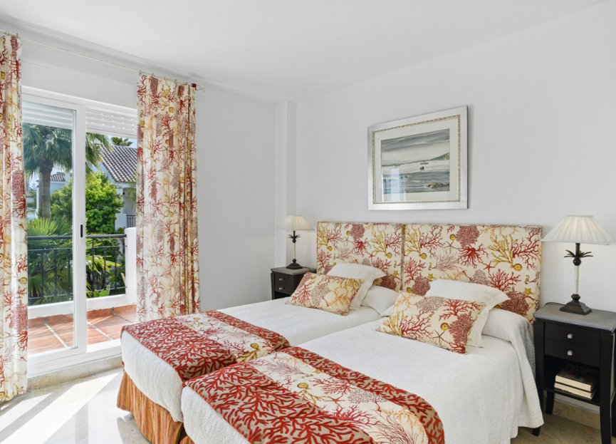 Resale - House - Townhouse - Marbella - Nueva Andalucia