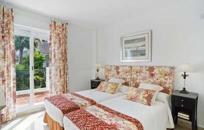 Resale - House - Townhouse - Marbella - Nueva Andalucia