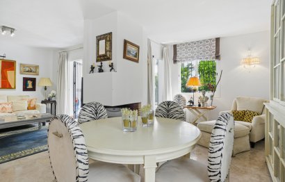 Resale - House - Townhouse - Marbella - Nueva Andalucia