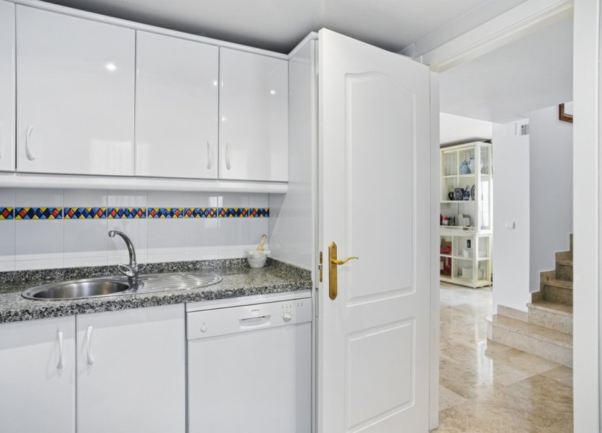 Resale - House - Townhouse - Marbella - Nueva Andalucia