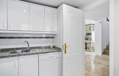 Resale - House - Townhouse - Marbella - Nueva Andalucia