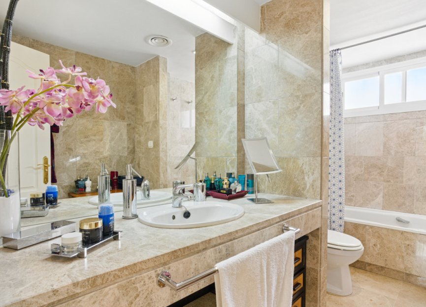 Resale - House - Townhouse - Marbella - Nueva Andalucia