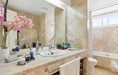 Resale - House - Townhouse - Marbella - Nueva Andalucia